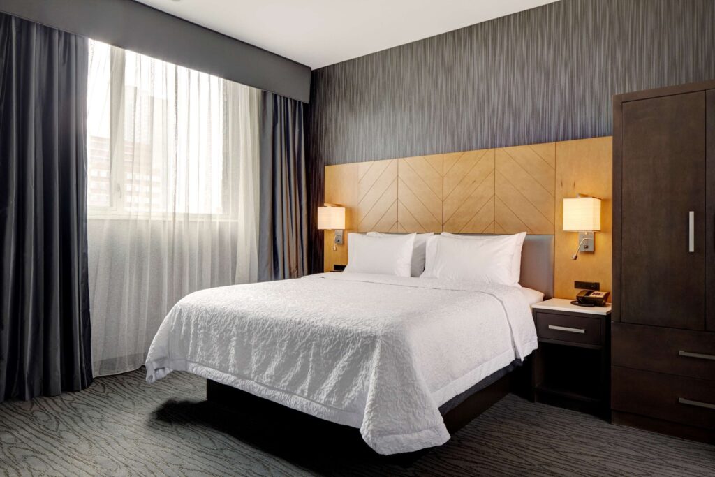 hampton inn brooklyn downtown 1 scaled 2 1024x683