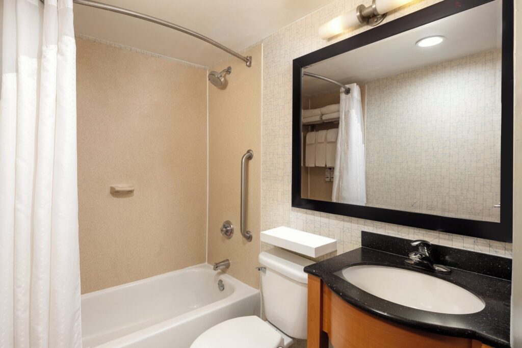 holiday inn express new york city times square by ihg 5 scaled 2 1024x683