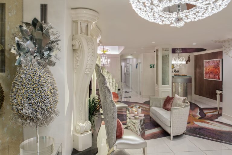staypineapple an artful hotel midtown 1 scaled 1 768x512