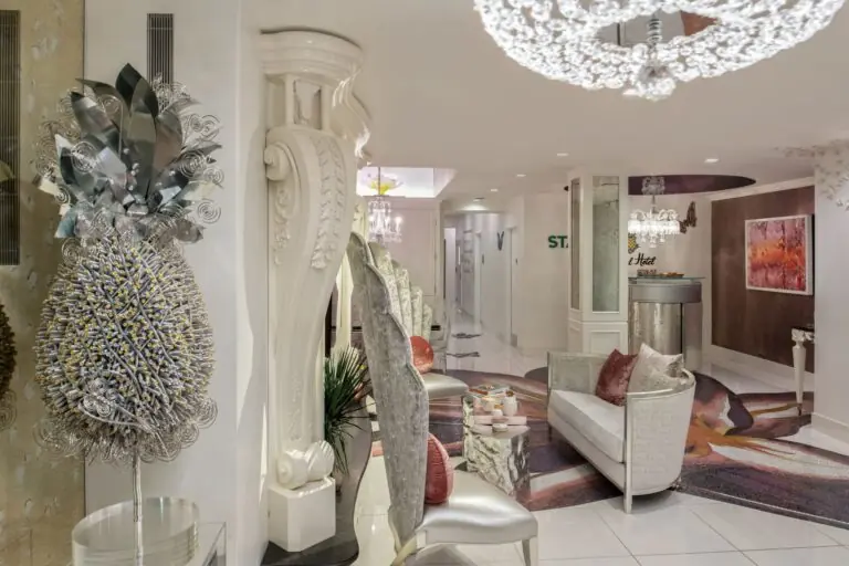 staypineapple an artful hotel midtown 1 scaled 1 768x512